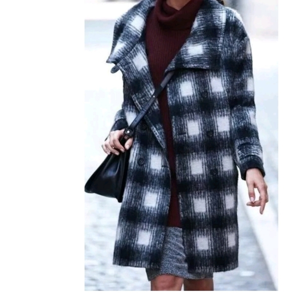 SOLD***Banana Republic Double Breasted Wool Coat - Picture 2 of 16